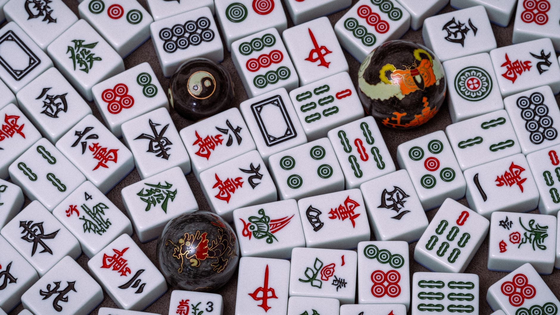Hongkong po godzinach pracy: mahjong, nocne przekąski i zaułki, gdzie toczy się prawdziwe życie miasta