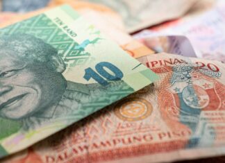 Banknoty randów południowoafrykańskich i pesos filipińskich